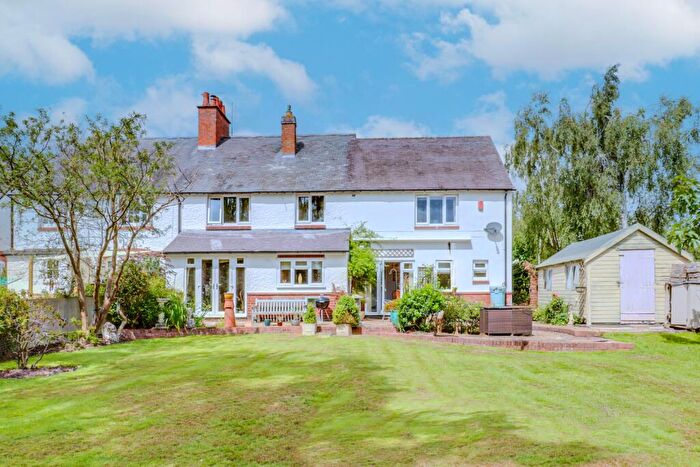 4 Bedroom Semi-Detached House For Sale In The Croft, Kirby Muxloe, LE9
