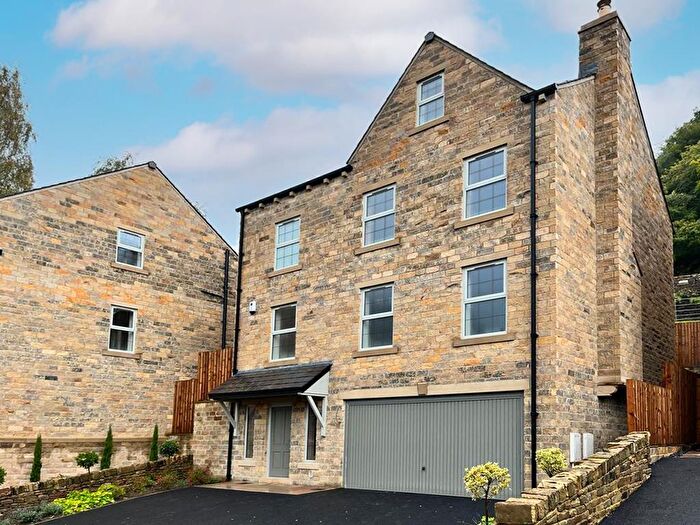 5 Bedroom Detached House For Sale In River Holme View, Brockholes, HD9