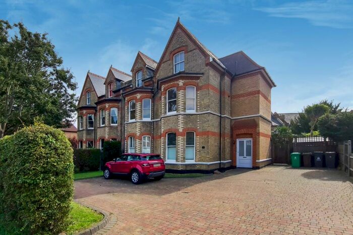 1 Bedroom Apartment To Rent In Surbiton Hill Park, Surbiton, KT5