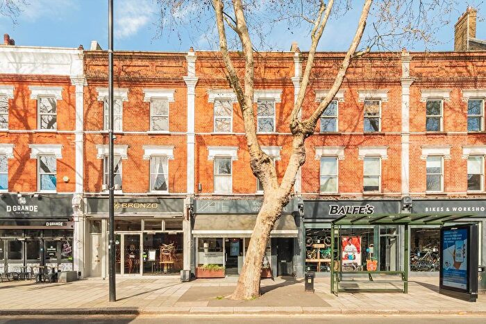 2 Bedroom Flat To Rent In Chiswick High Road, Chiswick, W4