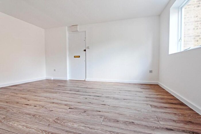 Flat To Rent In Willoughby Mews, Willoughby Lane, Tottenham, London, N17