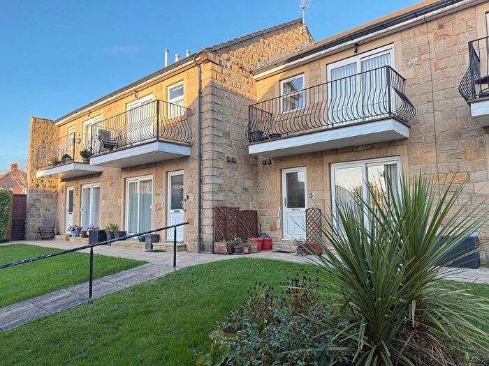 1 Bedroom Flat For Sale In Old Bank Road, Earlsheaton, Dewsbury, WF12