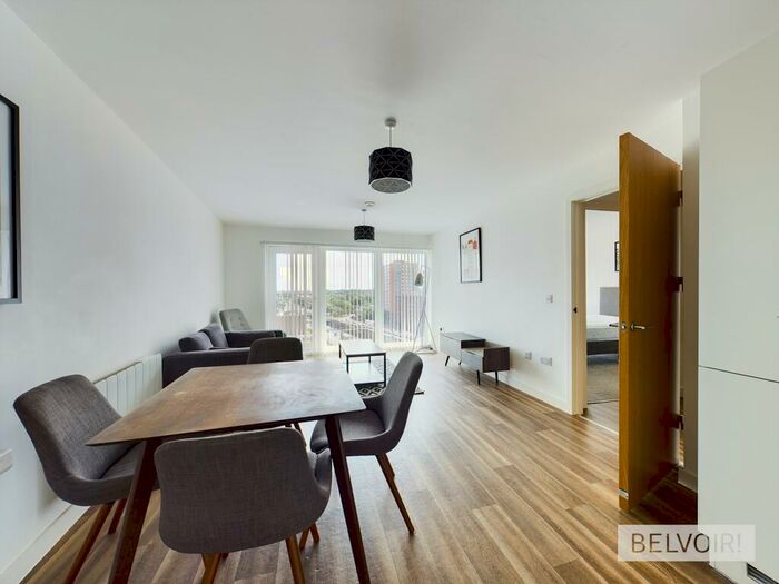 2 Bedroom Flat To Rent In Lincoln Apartments, Lexington Gardens, Park Central, Birmingham, B15