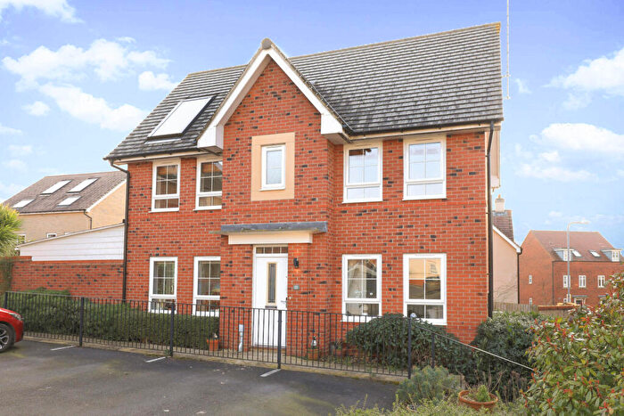 3 Bedroom Detached House For Sale In Rockingham Way, Burton Latimer, Kettering, NN15