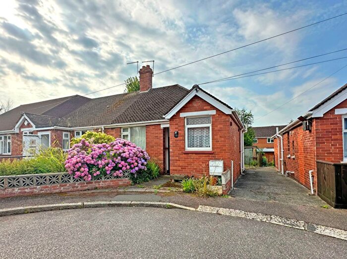 2 Bedroom Semi-Detached Bungalow For Sale In Summer Close, Exeter, EX4