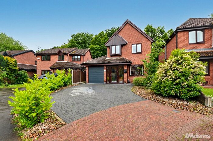 3 Bedroom Detached House For Sale In Warren Croft, Norton, WA7