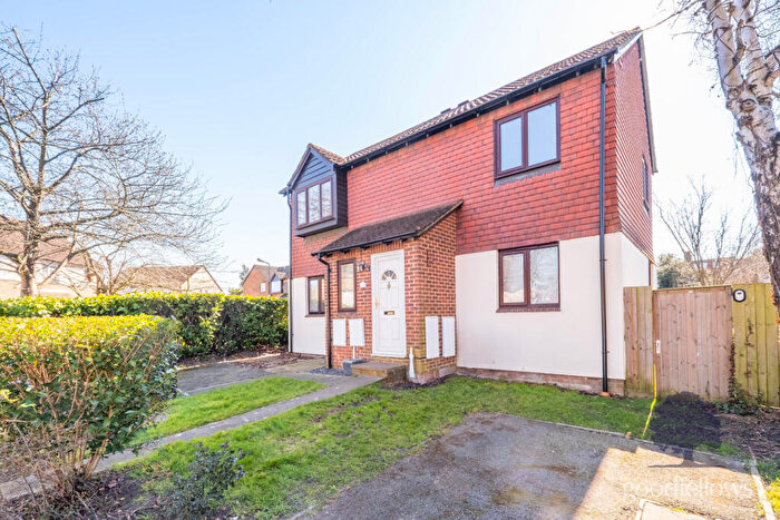 2 Bedroom Maisonette To Rent In Connaught Gardens, Morden, Surrey, SM4