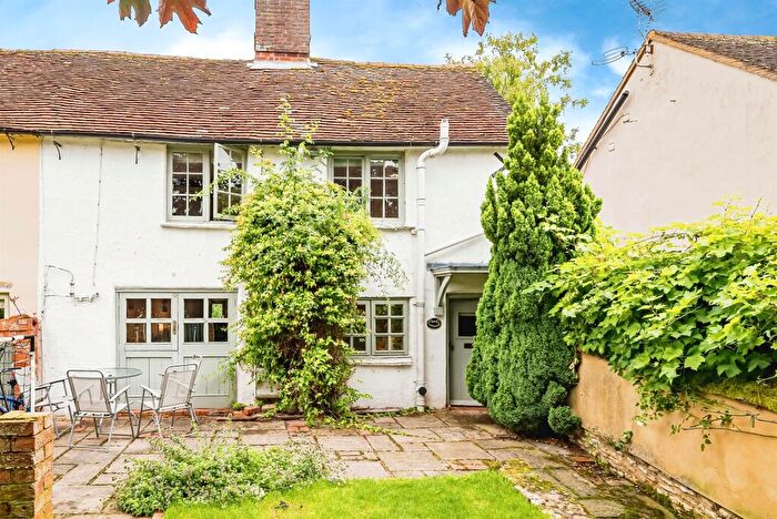 3 Bedroom Character Property For Sale In Burts Lane, Long Crendon, Aylesbury, HP18