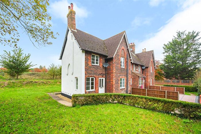 2 Bedroom End Of Terrace House To Rent In Old Portsmouth Road, Artington, Guildford, GU3