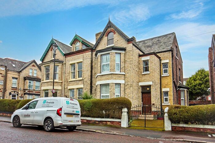 6 Bedroom Semi Detached House For Sale In Newsham Drive, Liverpool, Merseyside, L6