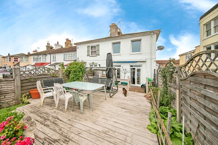 3 Bedroom End Of Terrace House For Sale In Suffolk Street, Walton On The Naze, CO14