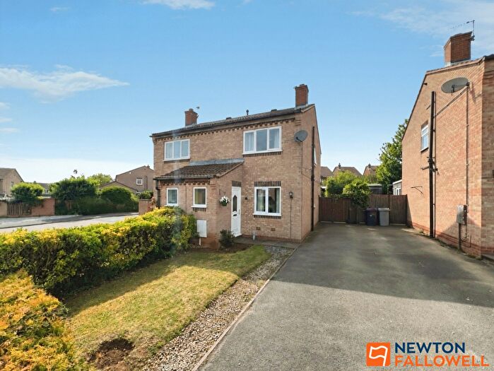 2 Bedroom Semi-Detached House For Sale In Carlisle Close, Grantham, NG31
