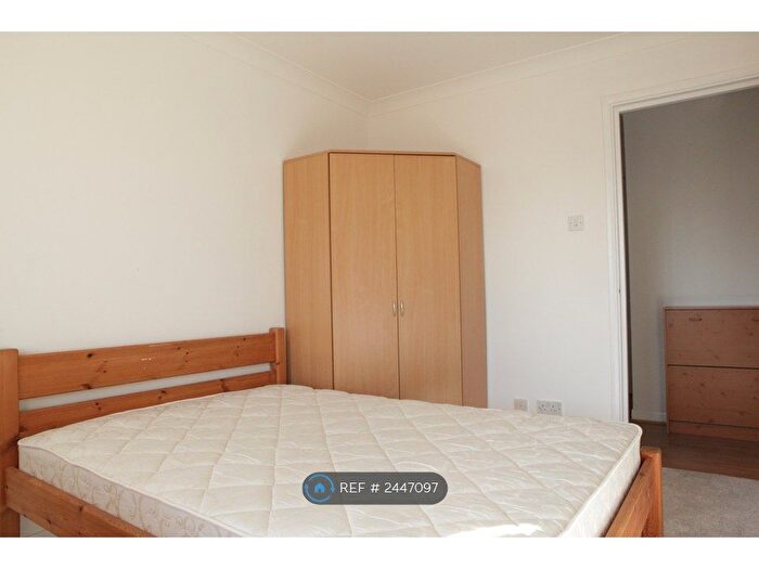 1 Bedroom Flat To Rent In Stratford, London, E15