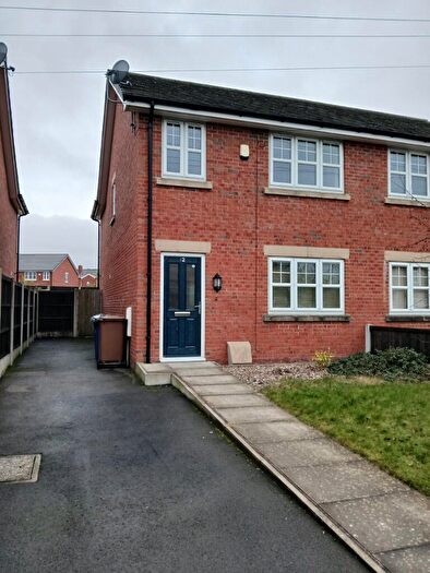 3 Bedroom Semi Detached House To Rent In Willow Close, Chorley, Lancashire, PR6