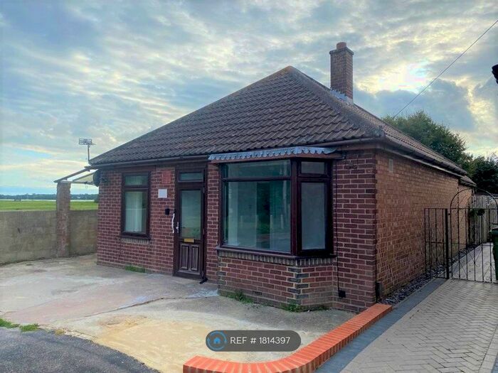 2 Bedroom Bungalow To Rent In Kent Grove, Fareham, PO16