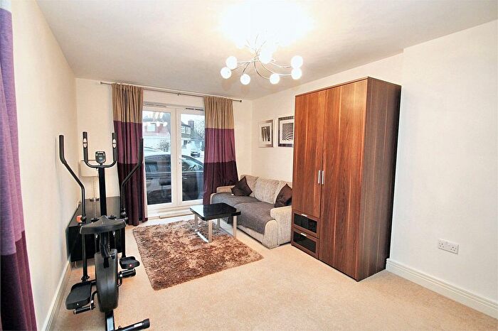 1 Bedroom Flat To Rent In Corwell Lane, October Court, UB8