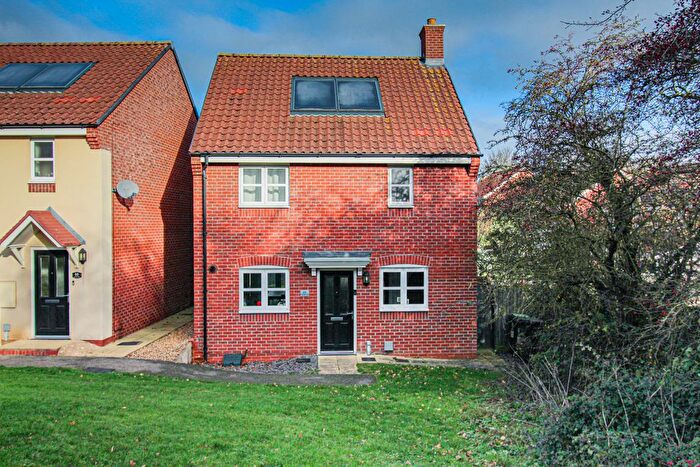 3 Bedroom Detached House For Sale In Harrington Road, Irthlingborough, NN9