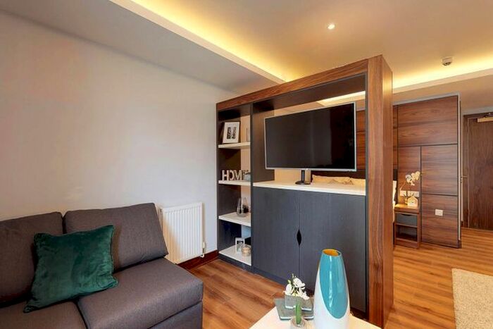 Studio To Rent In Cookridge Street, Leeds, West Yorkshire, LS2