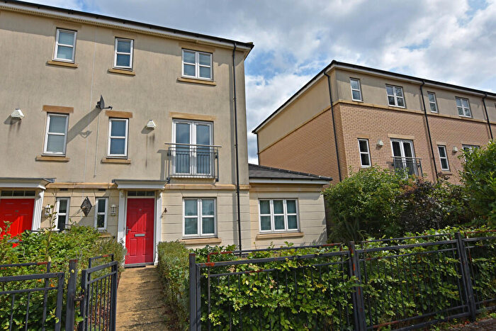 4 Bedroom Terraced House To Rent In Castle Quay Close, Castle Marina, NG7