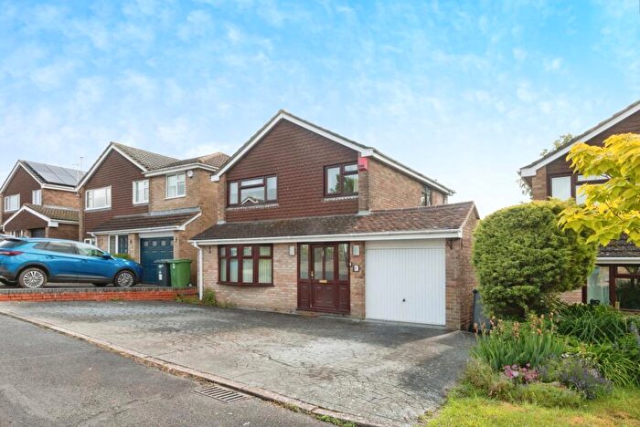 3 Bedroom Detached House For Sale In Swallow Close, Basingstoke, RG22