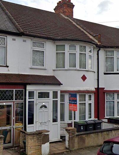 4 Bedroom Terraced House To Rent In Park Road, London, N11