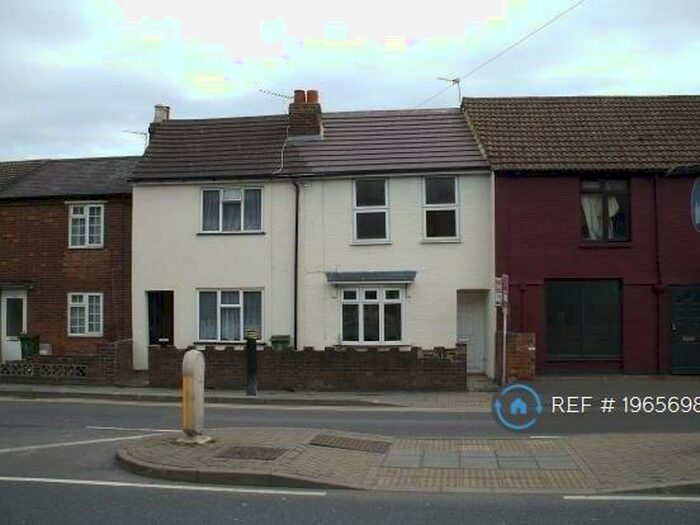 3 Bedroom Terraced House To Rent In New Street, Aylesbury, HP20