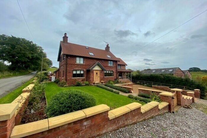 4 Bedroom Barn Conversion To Rent In Hocker Lane, Macclesfield, SK10