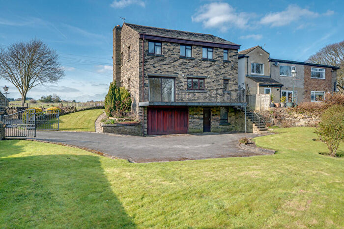 3 Bedroom Detached House For Sale In Hunsworth Lane, East Bierley, BD4