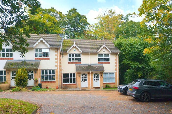 2 Bedroom Terraced House To Rent In Knaphill, Surrey, GU21