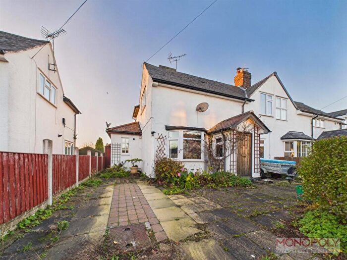 3 Bedroom Semi Detached House For Sale In Ffordd Estyn, Wrexham, LL11