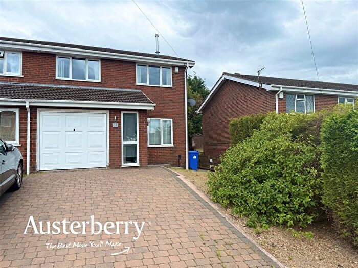 3 Bedroom Semi-Detached House To Rent In Worth Close, Meir Hay, Stoke-On-Trent, ST3