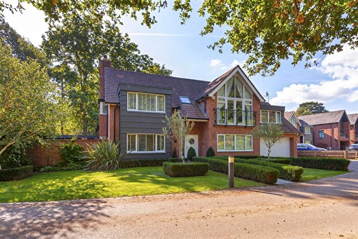 5 Bedroom Detached House For Sale In Woodland Gate Walk, Leybourne, West Malling, ME19