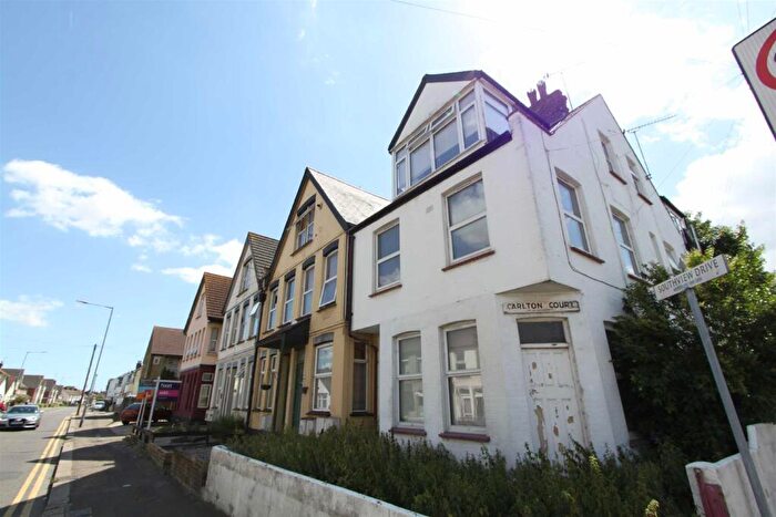 1 Bedroom Flat To Rent In Southview Drive, Westcliff On Sea, SS0
