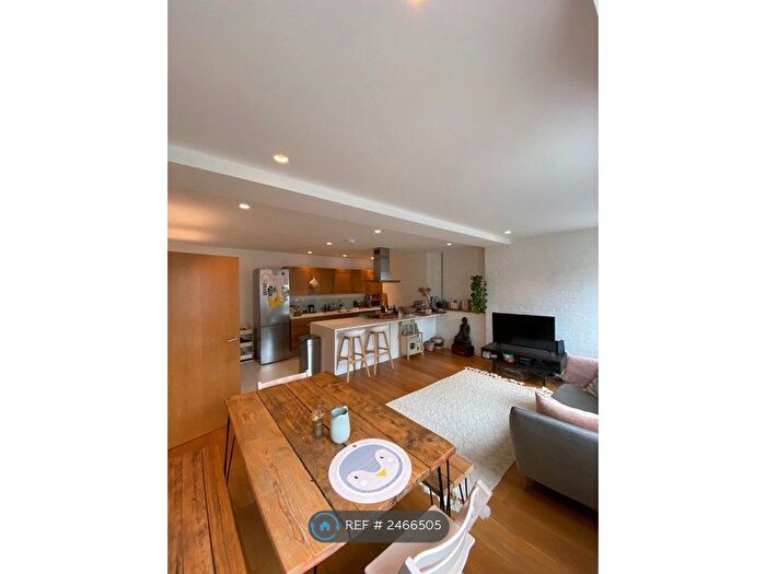 3 Bedroom Flat To Rent In Shelford Place, London, N16