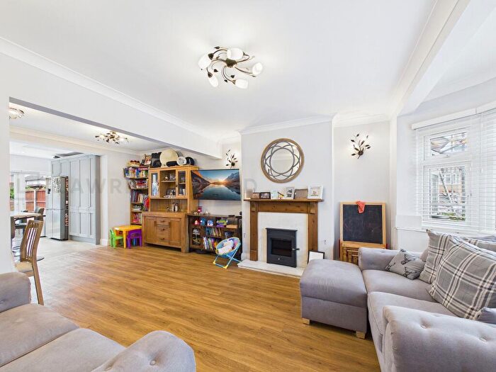 4 Bedroom End Of Terrace House To Rent In Exmouth Road, Ruislip, HA4