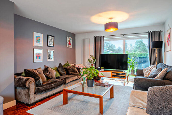 4 Bedroom Detached House To Rent In Kennel Lane, Fetcham, Leatherhead, KT22