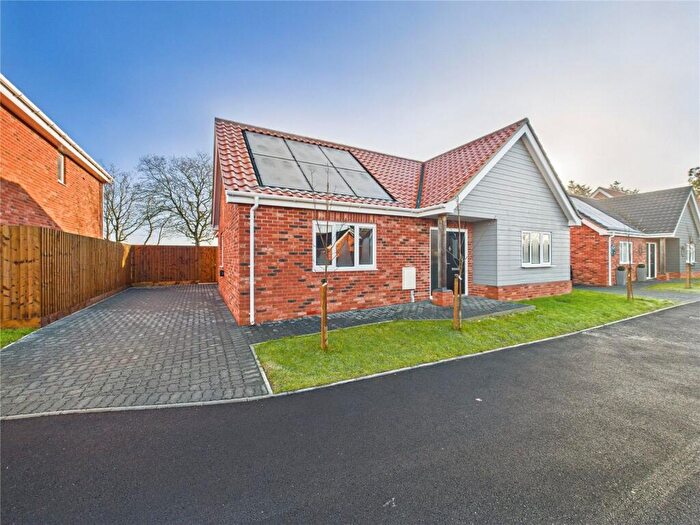 3 Bedroom Bungalow For Sale In Field Mews, Frating Road, Great Bromley, Colchester, CO7