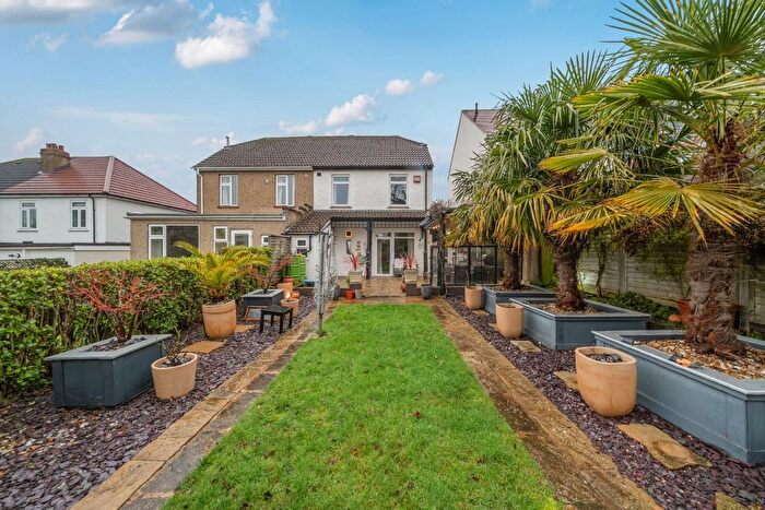 3 Bedroom Semi Detached House For Sale In Aberdare Avenue, Drayton, Portsmouth, PO6