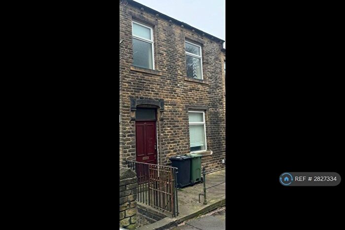 2 Bedroom Terraced House To Rent In Whitegate Road, Huddersfield, HD4