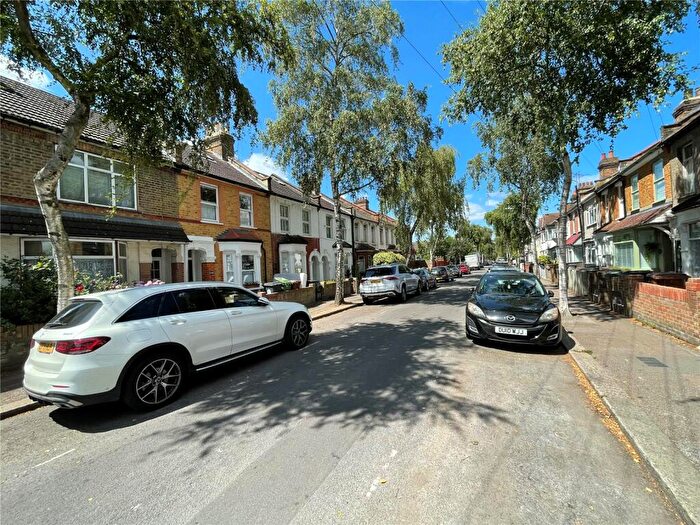 2 Bedroom Flat To Rent In Brookscroft Road, Walthamstow, London, E17