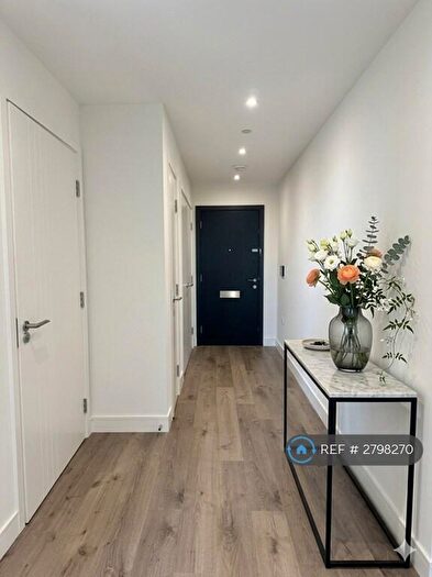 2 Bedroom Flat To Rent In Affinity View, London, E16