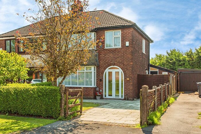 3 Bedroom Semi Detached House For Sale In Brownedge Road, Bamber Bridge, Preston, Lancashire, PR5