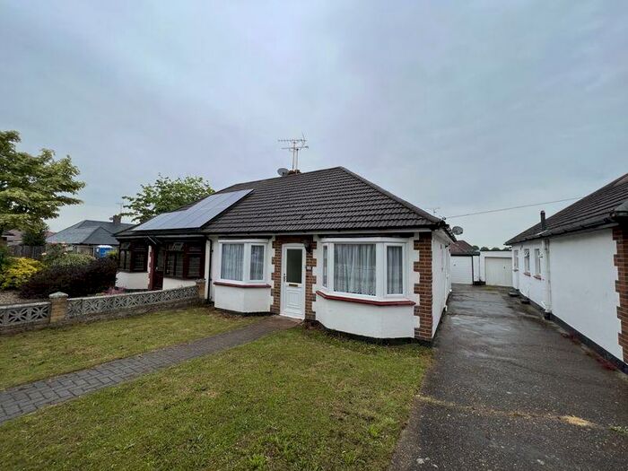 3 Bedroom Bungalow To Rent In Picketts Avenue, Leigh-On-Sea, SS9