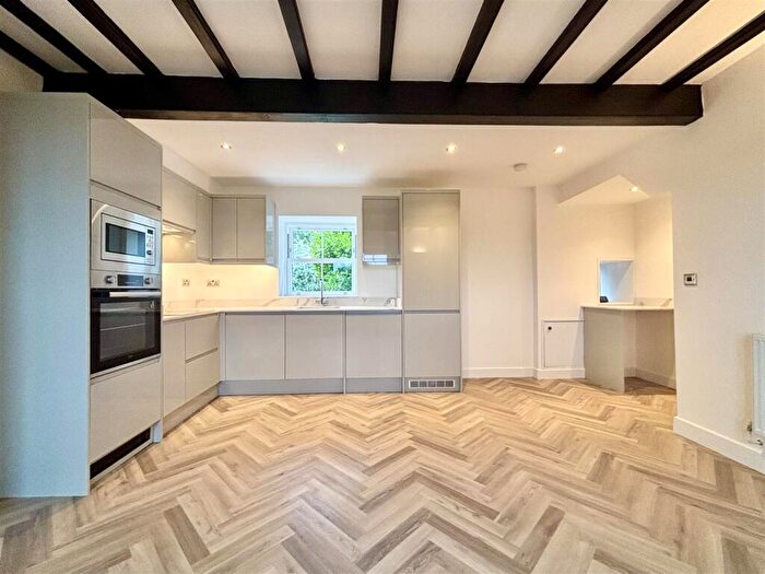 2 Bedroom Terraced House For Sale In School Ridge, Thornton, Bradford, BD13