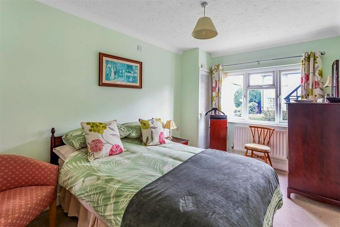 1 Bedroom Flat For Sale In Beatrice Road, Oxted, RH8
