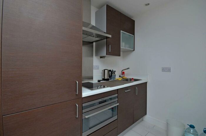 Studio To Rent In Christian Street, Aldgate, London, E1