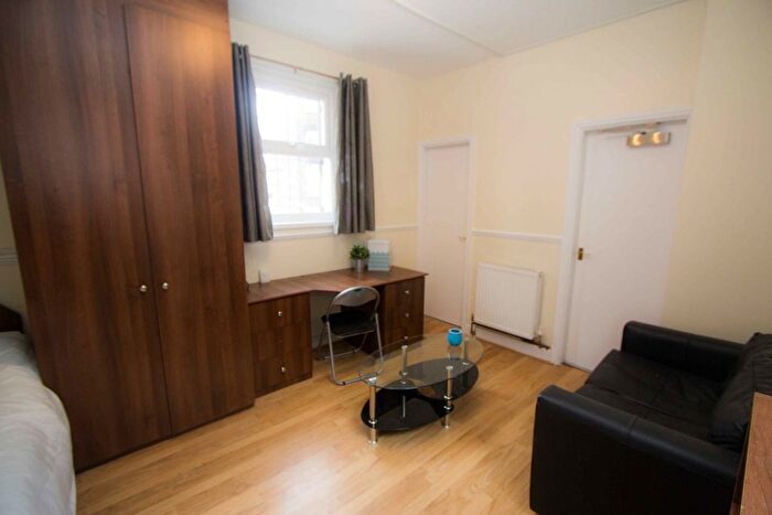1 Bedroom Terraced House To Rent In Brudenell Road, Leeds, LS6