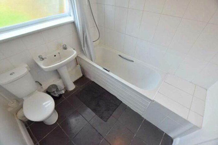 4 Bedroom Terraced House To Rent In Essex Street, Reading, RG2