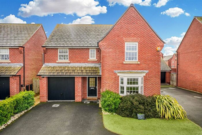 3 Bedroom Detached House For Sale In Simcoe Close, Earls Barton, Northampton, NN6