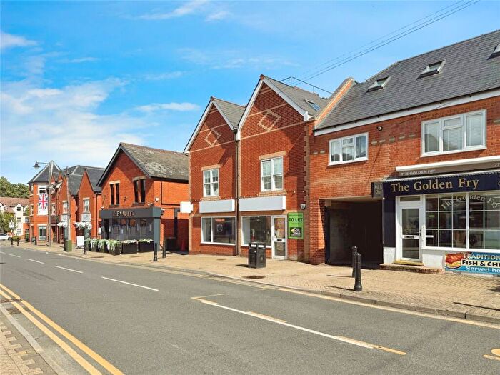 2 Bedroom Apartment For Sale In High Street, Crowthorne, Berkshire, RG45